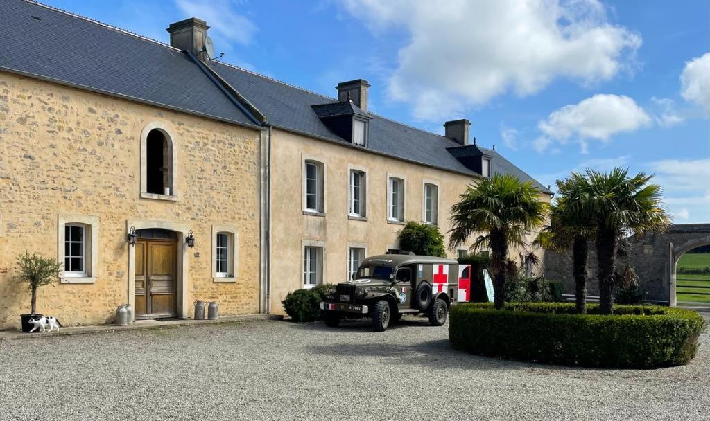 Le Clos Du Bas Courtil Guesthouse B&B Omaha Beach Osmanville Bagian luar foto