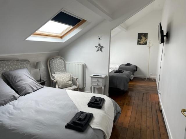 Le Clos Du Bas Courtil Guesthouse B&B Omaha Beach Osmanville Bagian luar foto