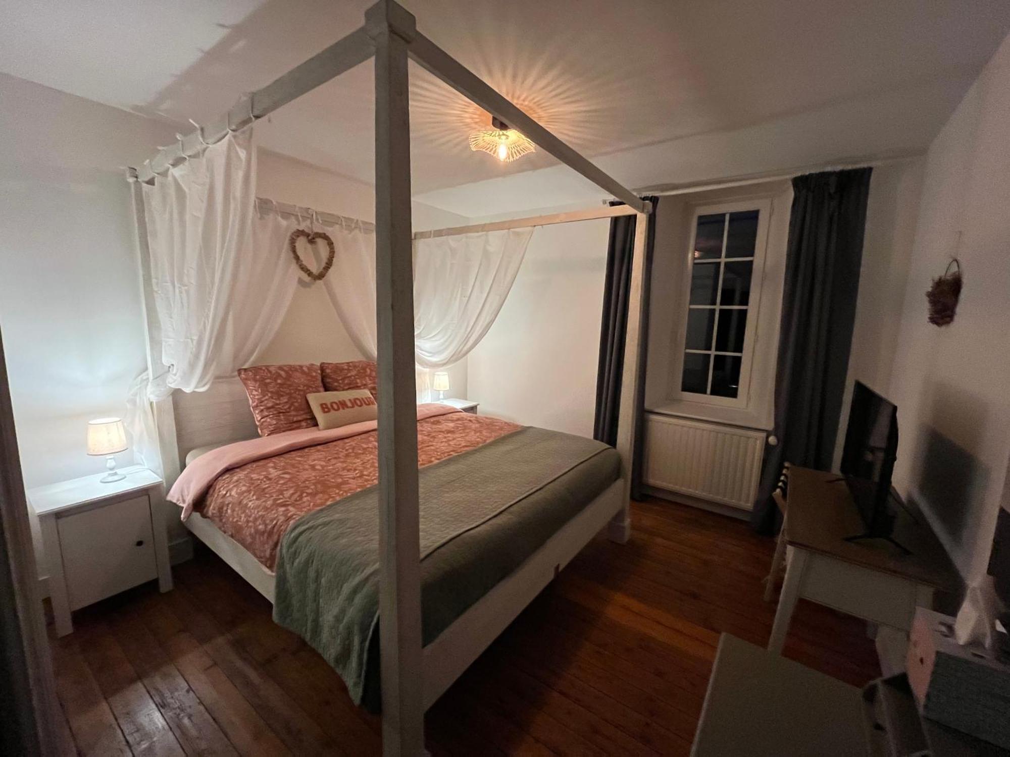 Le Clos Du Bas Courtil Guesthouse B&B Omaha Beach Osmanville Bagian luar foto
